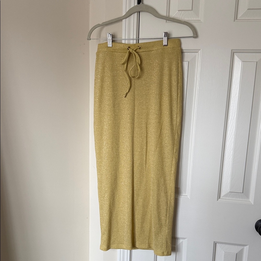 Chic Gold Pencil Skirt for Women